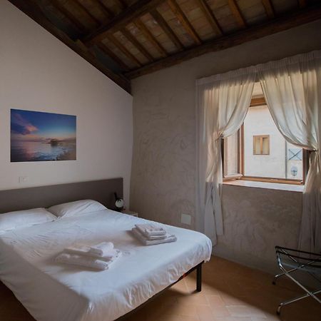Ostello Del Castello Di サンタ・セヴェラ エクステリア 写真