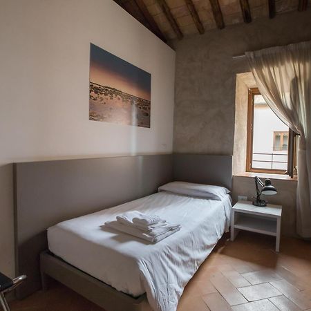 Ostello Del Castello Di サンタ・セヴェラ エクステリア 写真