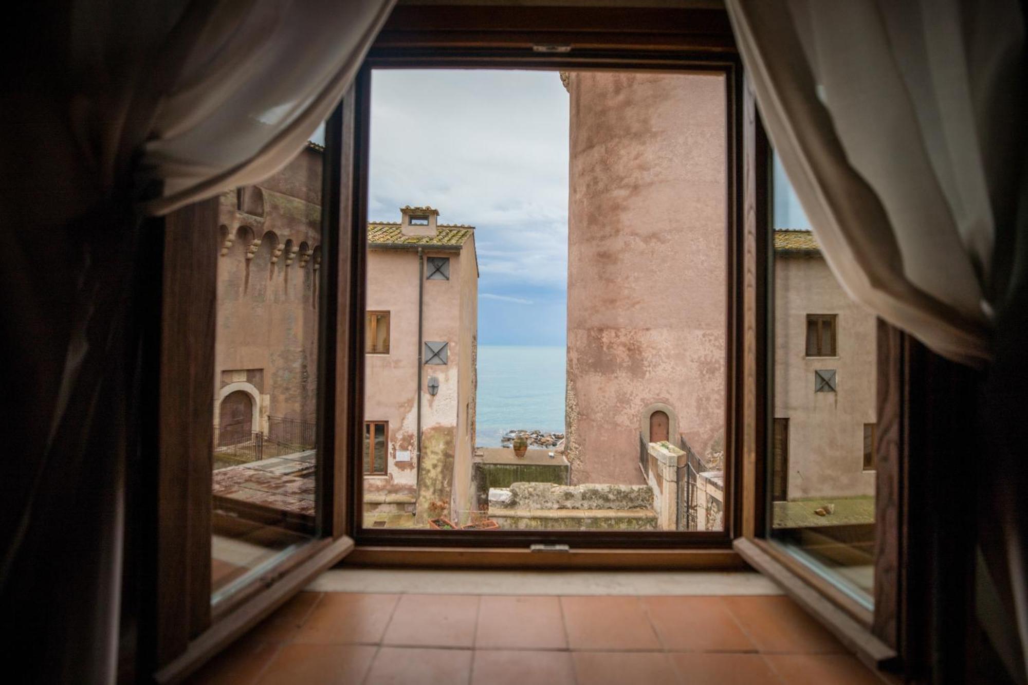 Ostello Del Castello Di サンタ・セヴェラ エクステリア 写真